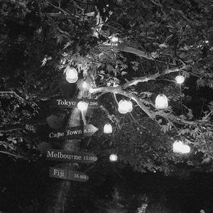 韩国主播青草捏奶头视频
